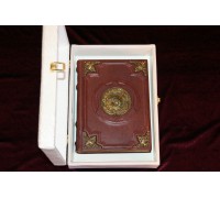 Подарочная книга в сувенирном чемоданчике "Охотничий календарь. Собаки охотничьи"