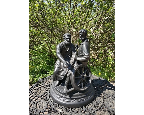 Скульптура "Изобретатели паровоза братья Черепановы"