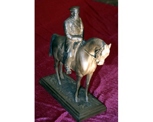 Скульптура "Александр III на коне"