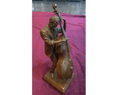 Скульптура "Джазовые музыканты - Контрабасист"